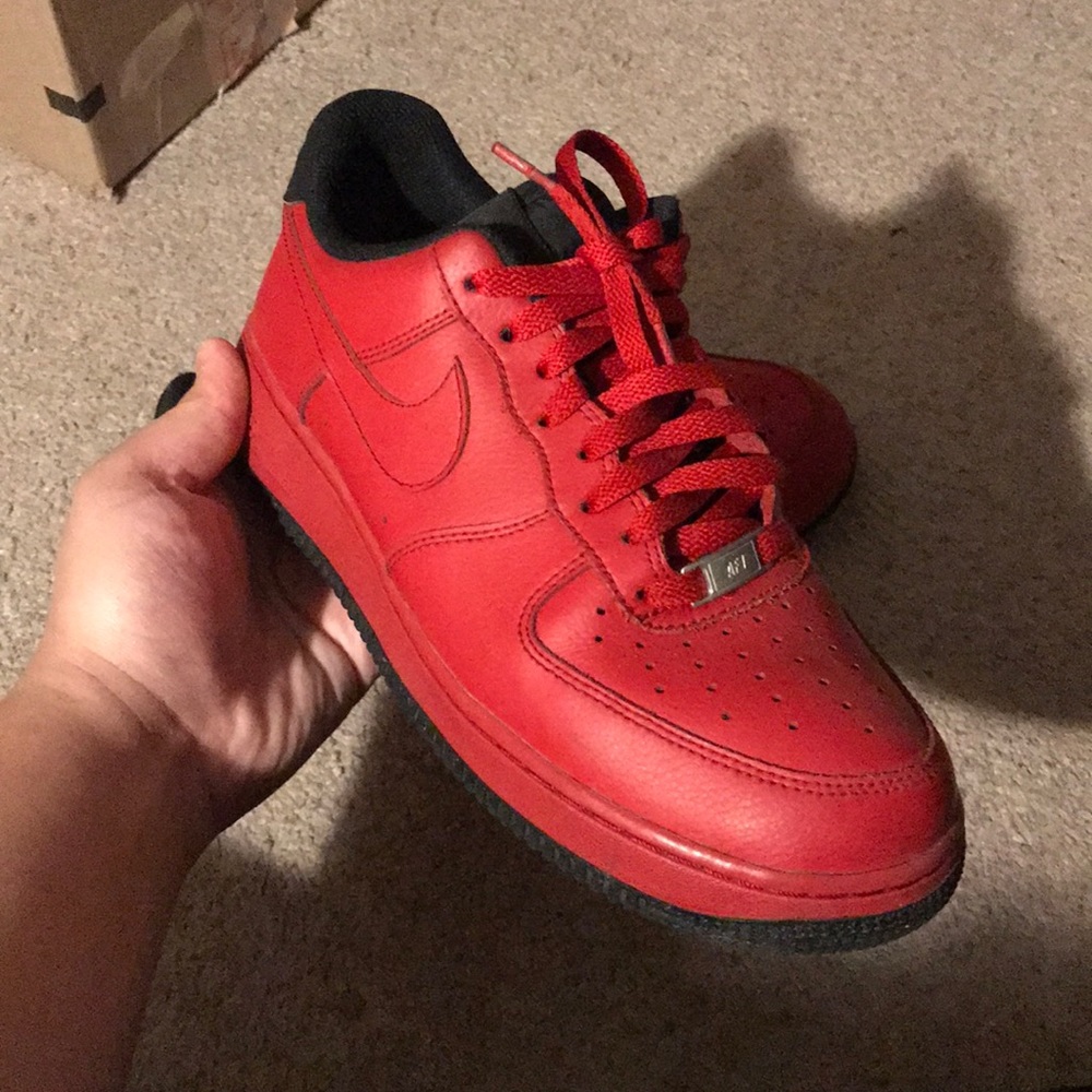 Nike Air Force 1 07 gym red black
